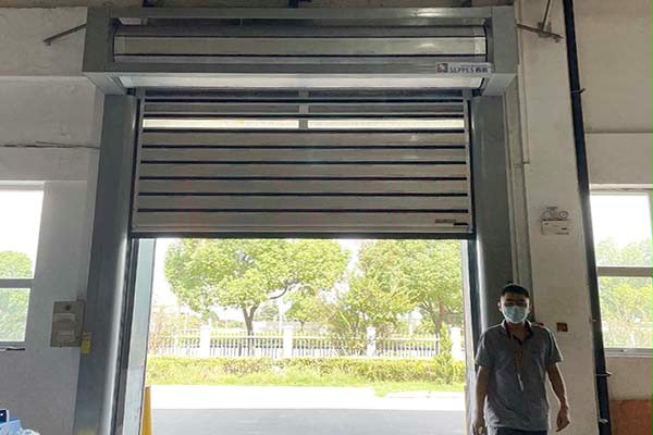 汽车配件成品仓库外部硬质快速门