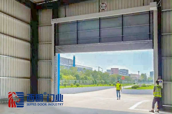 货物运输出入口快速堆积门