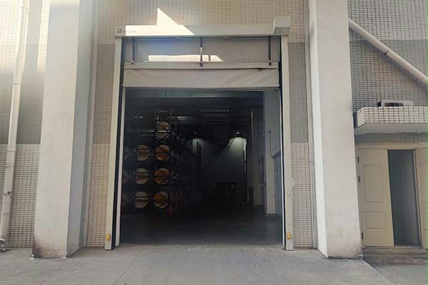 化工制品车间通道出口快速堆积门