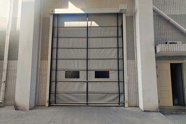 机械设备工厂堆积快速门