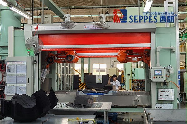 机械手臂车间快速卷帘门2 机械手臂车间快速卷帘门