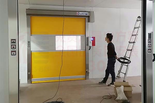 上海半导体车间出口快速卷帘门1 上海半导体车间出口快速卷帘门