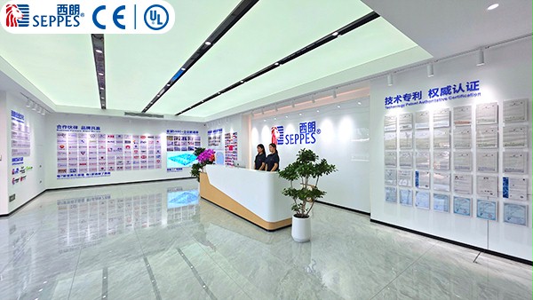 西朗门业企业前厅